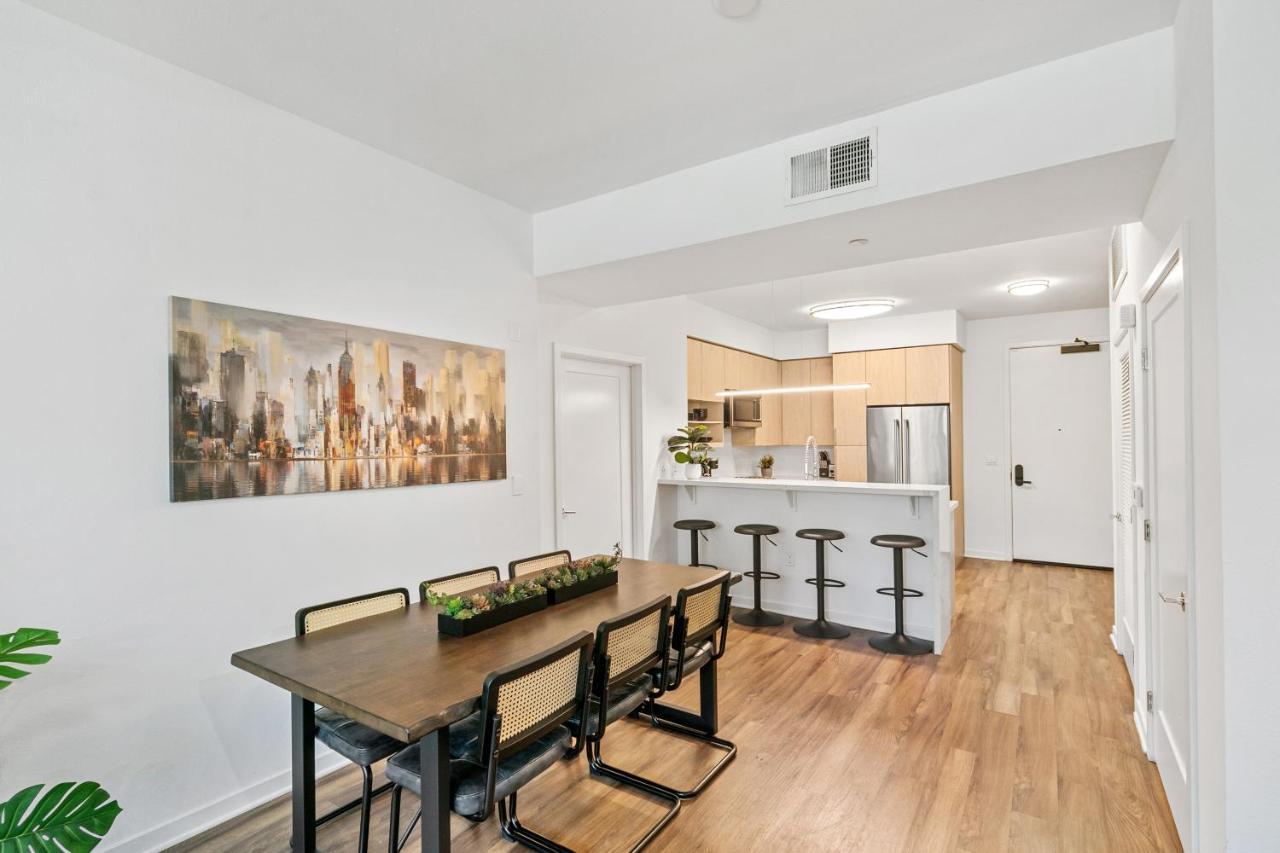 Beverly Grove Chic City Oasis 2 Bedroom Apt With Den 138 Los Angeles Buitenkant foto