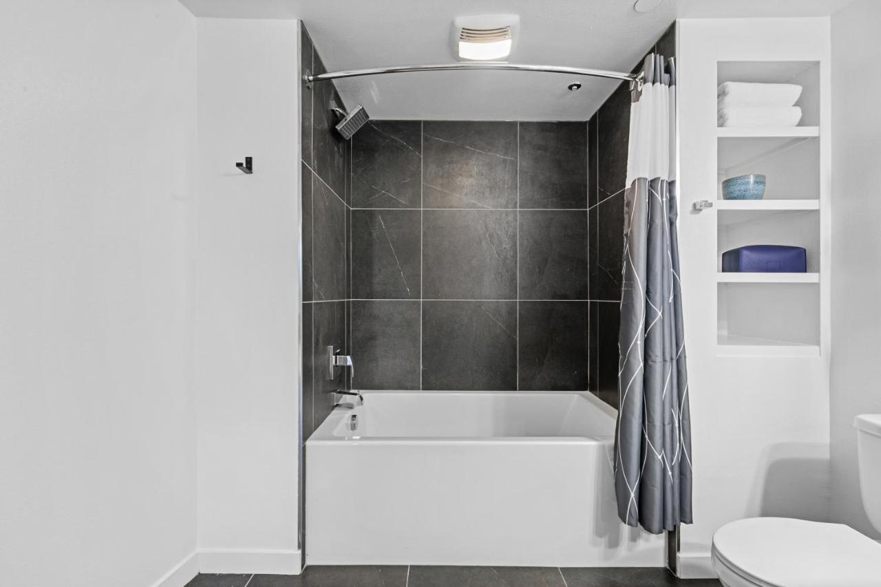 Beverly Grove Chic City Oasis 2 Bedroom Apt With Den 138 Los Angeles Buitenkant foto
