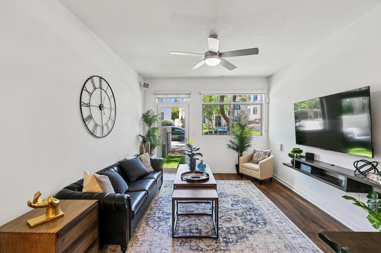 Beverly Grove Chic City Oasis 2 Bedroom Apt With Den 138 Los Angeles Buitenkant foto
