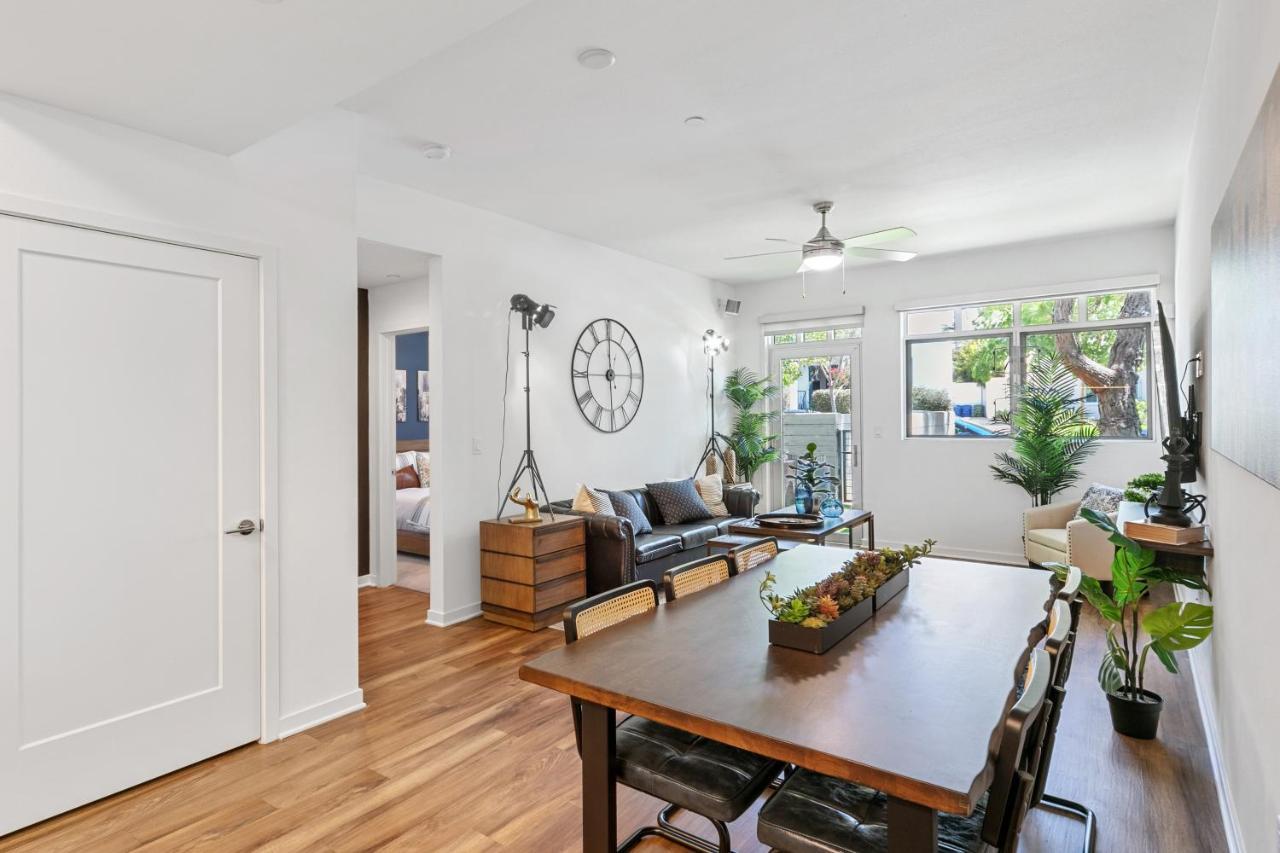 Beverly Grove Chic City Oasis 2 Bedroom Apt With Den 138 Los Angeles Buitenkant foto