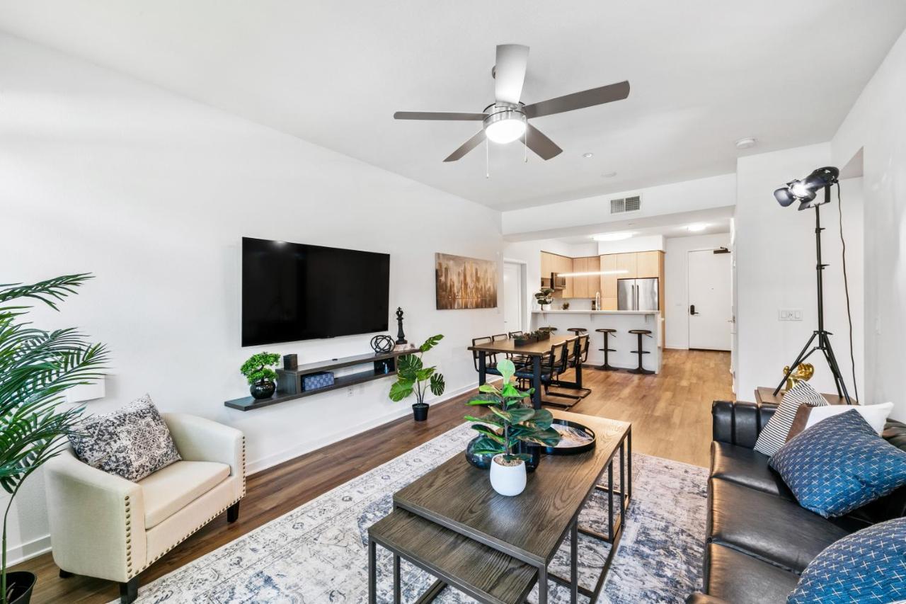 Beverly Grove Chic City Oasis 2 Bedroom Apt With Den 138 Los Angeles Buitenkant foto