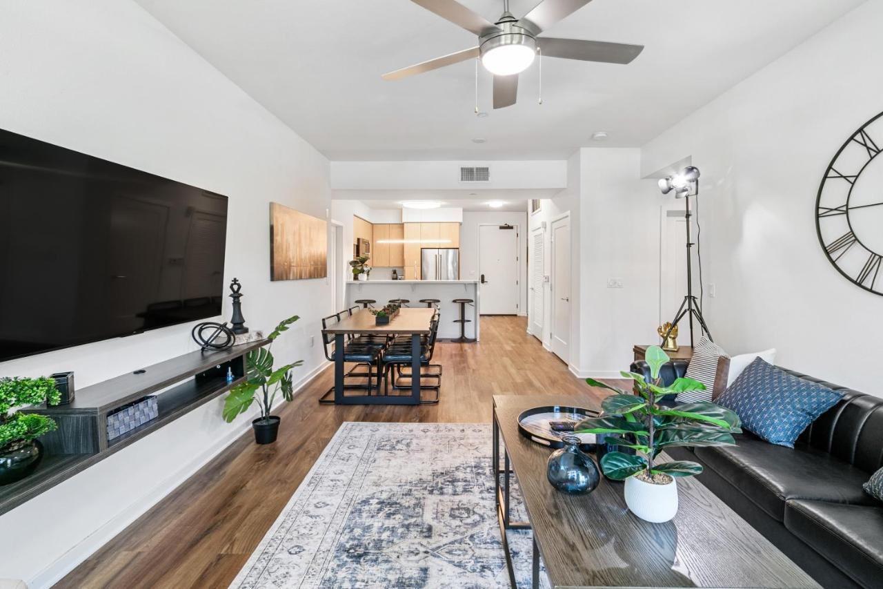 Beverly Grove Chic City Oasis 2 Bedroom Apt With Den 138 Los Angeles Buitenkant foto