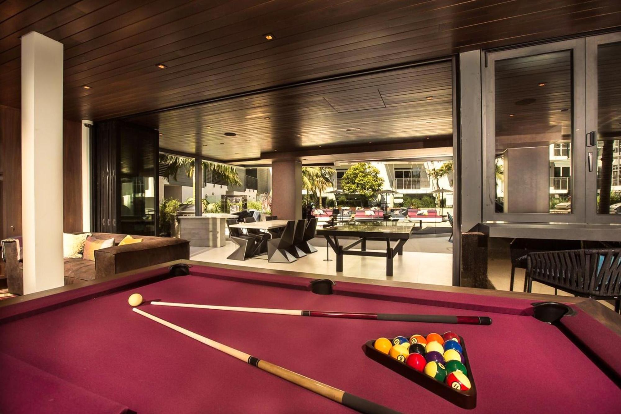 Beverly Grove Chic City Oasis 2 Bedroom Apt With Den 138 Los Angeles Buitenkant foto