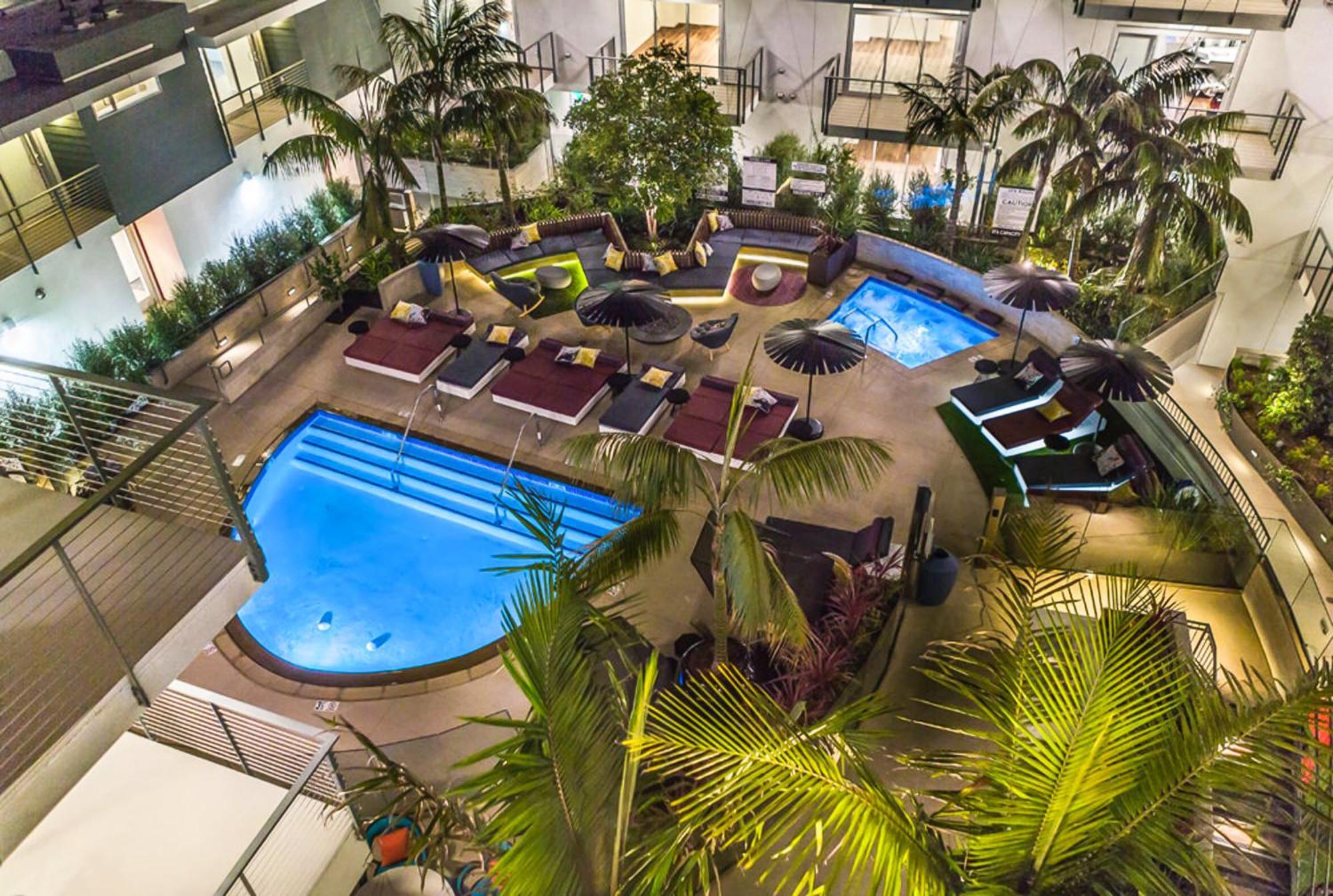 Beverly Grove Chic City Oasis 2 Bedroom Apt With Den 138 Los Angeles Buitenkant foto